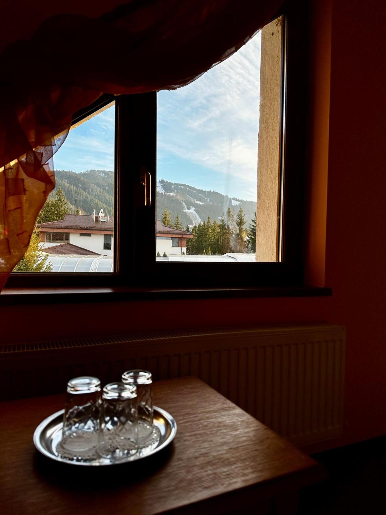 Pensiunea Crocus - Sauna & Billiard Poiana Brasov Exterior foto